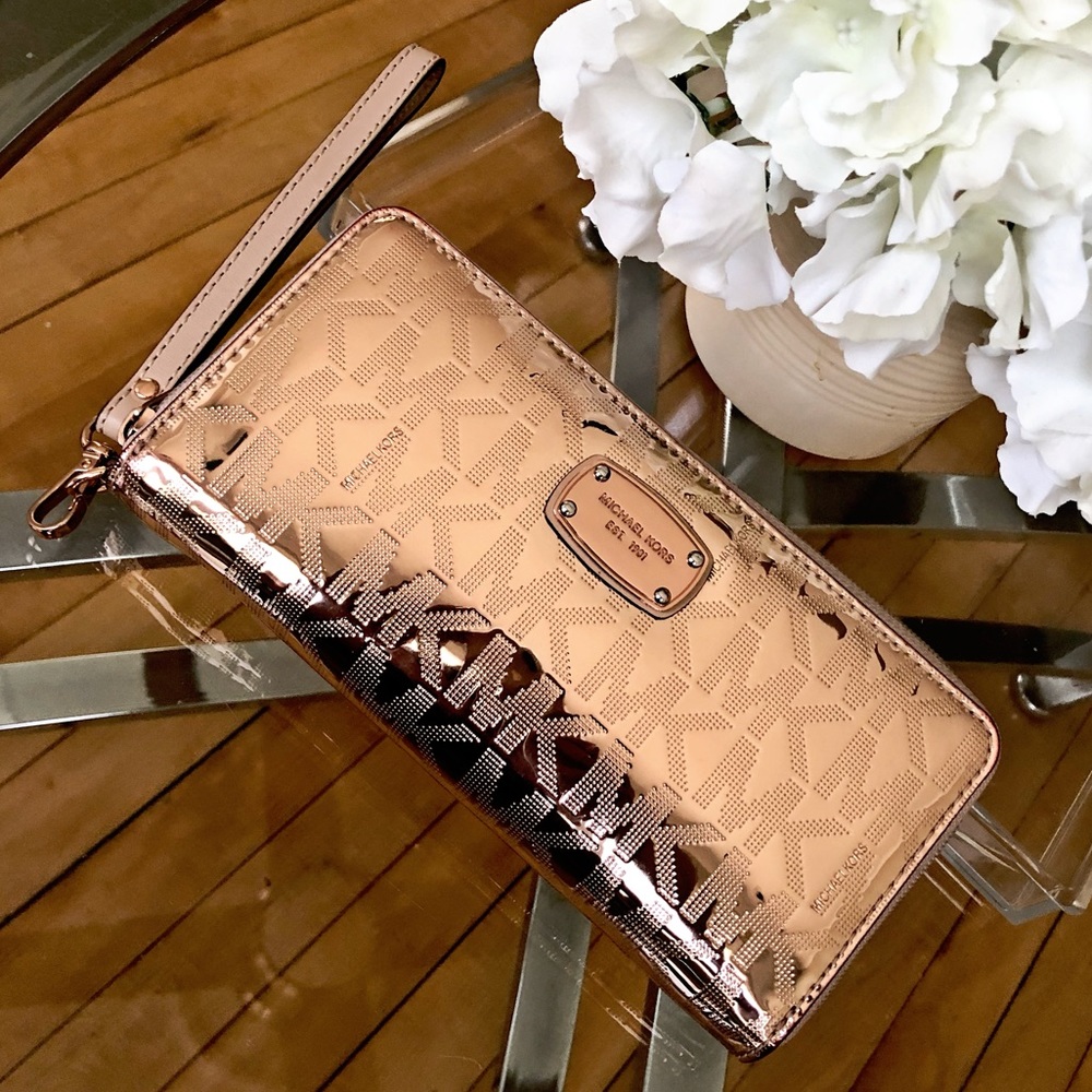 Michael Kors Rose Gold Wallet